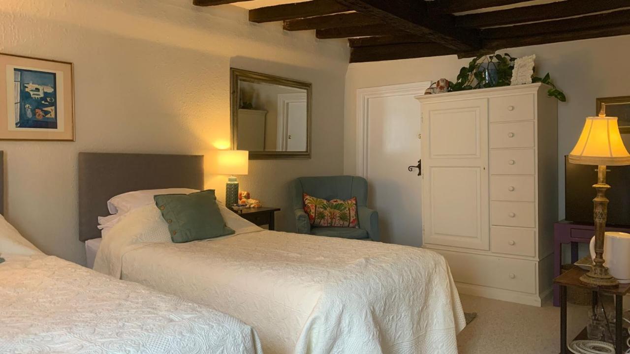 The Totnes Guest House. Upstairs At Zappa'S Exterior photo