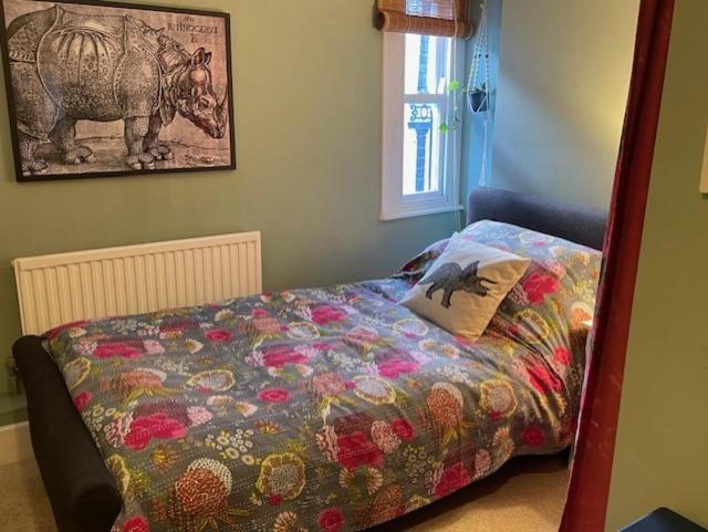 The Totnes Guest House. Upstairs At Zappa'S Exterior photo