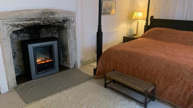 The Totnes Guest House. Upstairs At Zappa'S Exterior photo