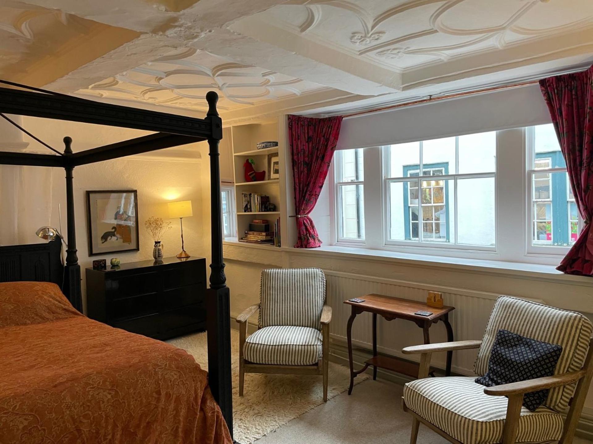 The Totnes Guest House. Upstairs At Zappa'S Exterior photo